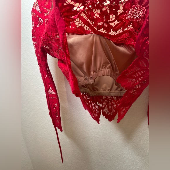 For Love and Lemons Gianna red lace top crop with attached lining Sz small - Picture 9 of 12